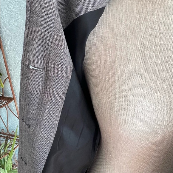 Raffaella || Women's Gray Plaid Jacket/Blazer IN EXCELLENT CONDITION - Picture 4 of 6
